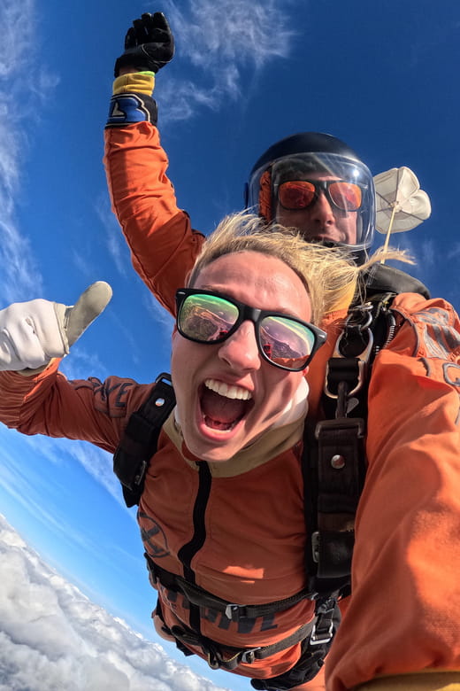 Skydive Algarve: Tandem Skydiving 10.000ft (up to 15.000ft) - Price & Logistics: Is It Worth It?