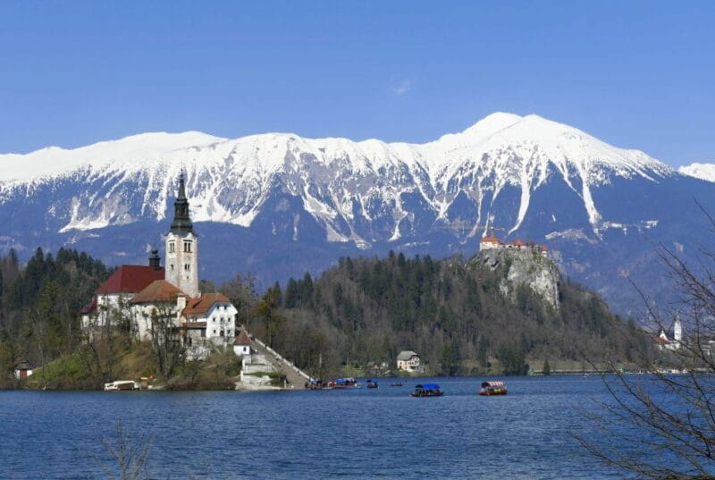 Slovenia's lakes, Nature and Waterfall - The Sum Up
