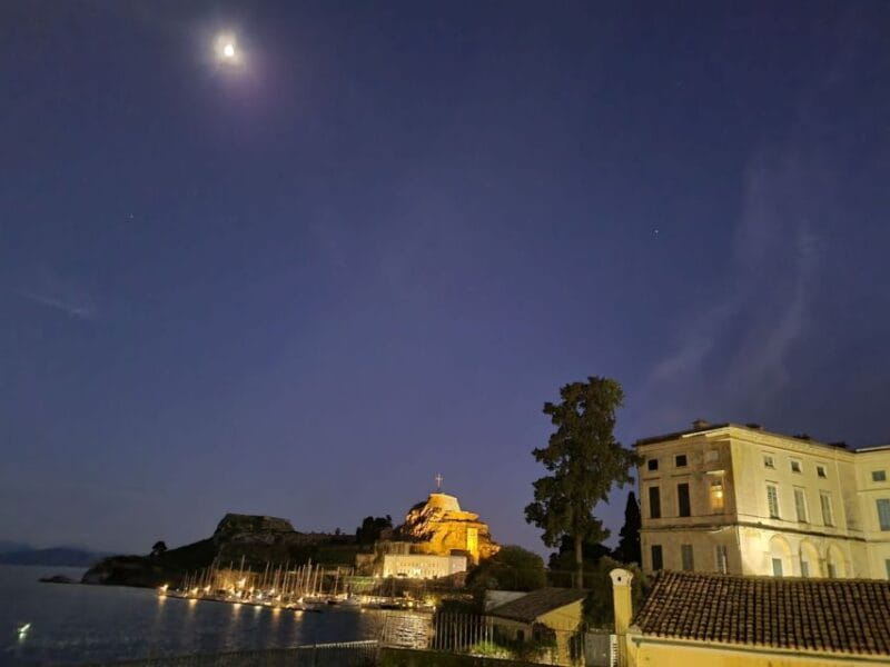 Small Group: Corfu Evening Walking Tour with a Glass of Wine - Who Should Consider This Tour