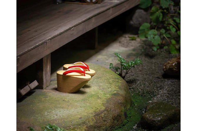 Small-Group Dinner Experience in Kyoto With Maiko and Geisha - Authentic Japanese Cuisine