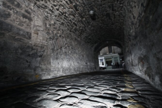 Small Group Edinburgh Underground Vaults & Graveyard Ghost Tour - Listening to Haunting Tales
