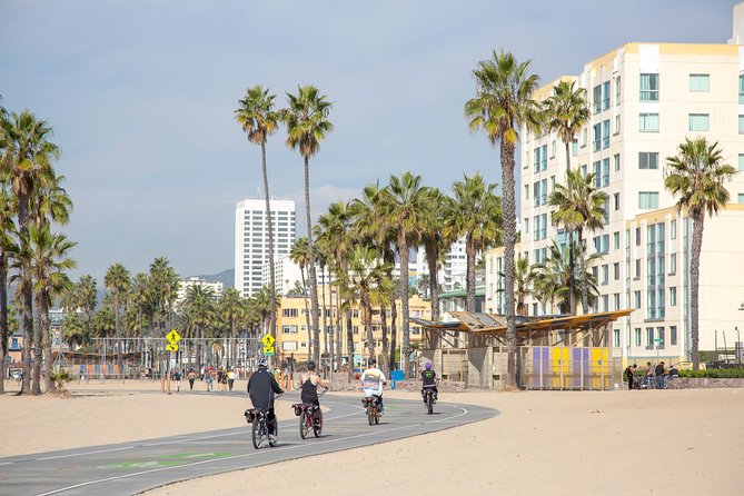 Small-Group Electric Bike Tour of Santa Monica and Venice - Scenic Routes and Attractions