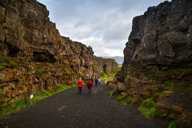 Small Group Golden Circle Tour: the # 1 - Lunch at Farm & Luxury Hot Sea Baths - Geysir Hot Springs