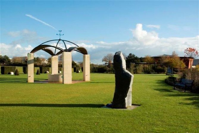 Small Group Guided D-Day Tour and Mémorial De Caen Museum - Visiting the Mémorial De Caen