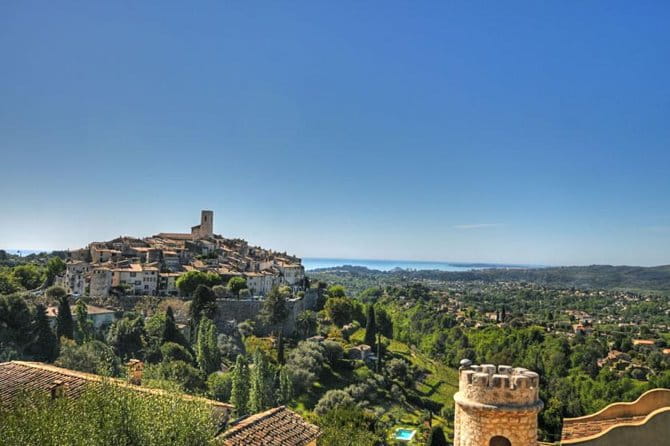 Small-Group Half-Day Tour to St-Paul-de-Vence, Antibes and Cannes from Nice - Discovering the Cannes Croisette