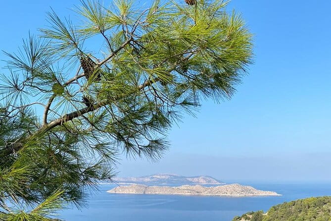 Small group hiking between the beach and Kritinia Castle - Who Would Love This Tour?