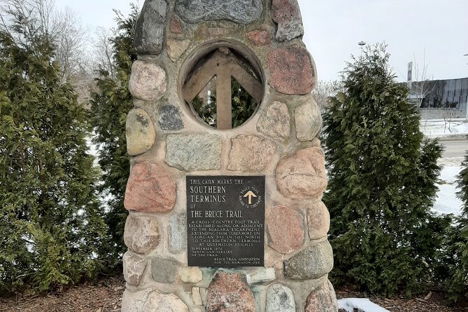 Small-Group Hiking Tour in Niagara With Wine Tasting and Lunch - Group Size and Accessibility