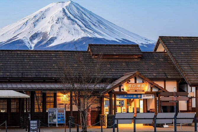 Small Group Mt. Fuji, Sengen Shrine and Lake Kawaguchi Tour - Meeting and Pickup