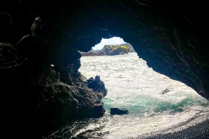 Small Group Road to HāNa Tour 6 to 8 Passengers - Meeting and Pickup Details