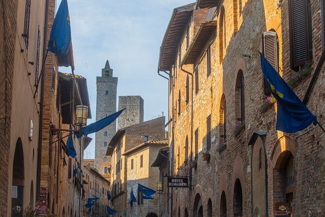 Small-Group Siena and San Gimignano With Dinner in a Boutique Winery - Highlights of San Gimignano