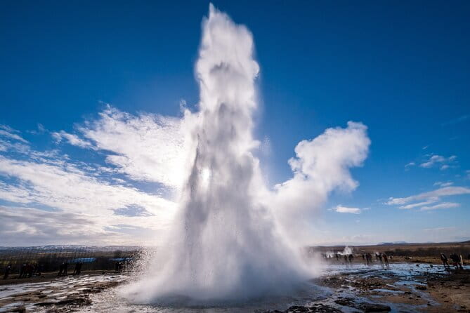Small Group Tour: Golden Circle & Friðheimar Visit From Reykjavik - Entering Iceland’s Geology at Þingvellir National Park