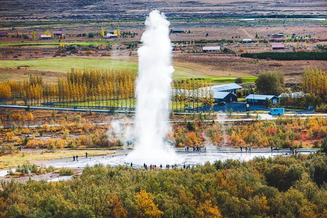 Small Group Tour: Golden Circle & Friðheimar Visit From Reykjavik - Geysir and Gullfoss: Iceland’s Power and Beauty