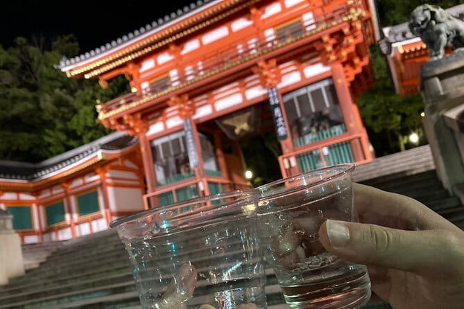 Small Group Walking Tour in Gion at Night With Sake in Hand - What to Expect During the Tour