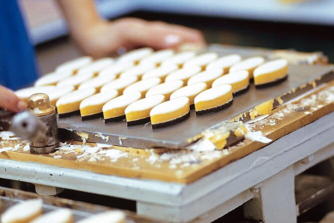 Small Versailles of Provence & Calissons tasting. Marseille port - Transportation & Logistics: Making It Easy