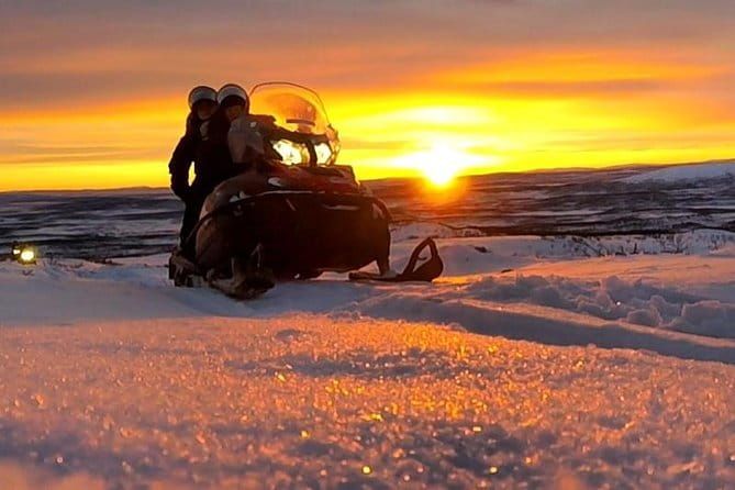 Snowmobile Safari to Lapland viewpoint - A deeper look at the snowmobile safari experience