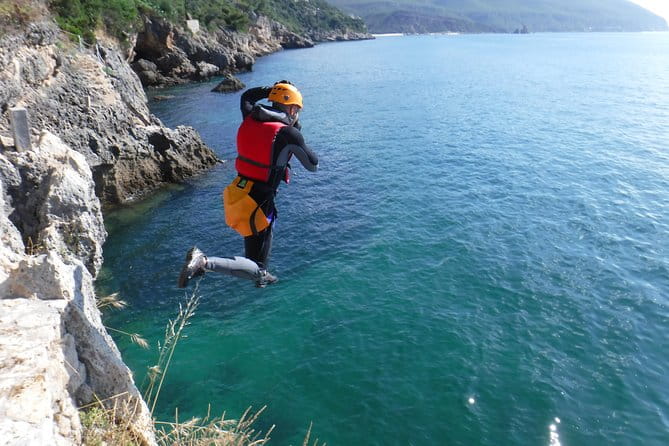 Soft Coasteering - Arrábida Port - Guides and Safety