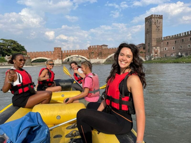 Soft-rafting at sunset and aperitif in Piazza Erbe - Key points / Takeaways