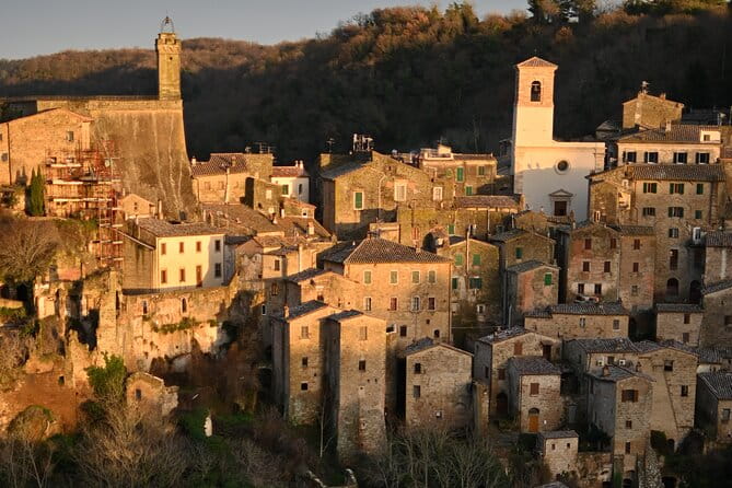 Sorano and its wonders, The Vie Cave and wine cellars - Key Points