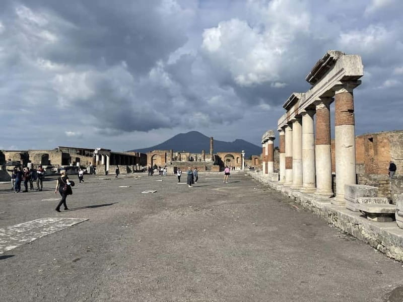 Sorrento: Pompeii and Mount Vesuvius Tour with Hotel Pickup - Exploring Pompeii and Vesuvius: A Deep Dive