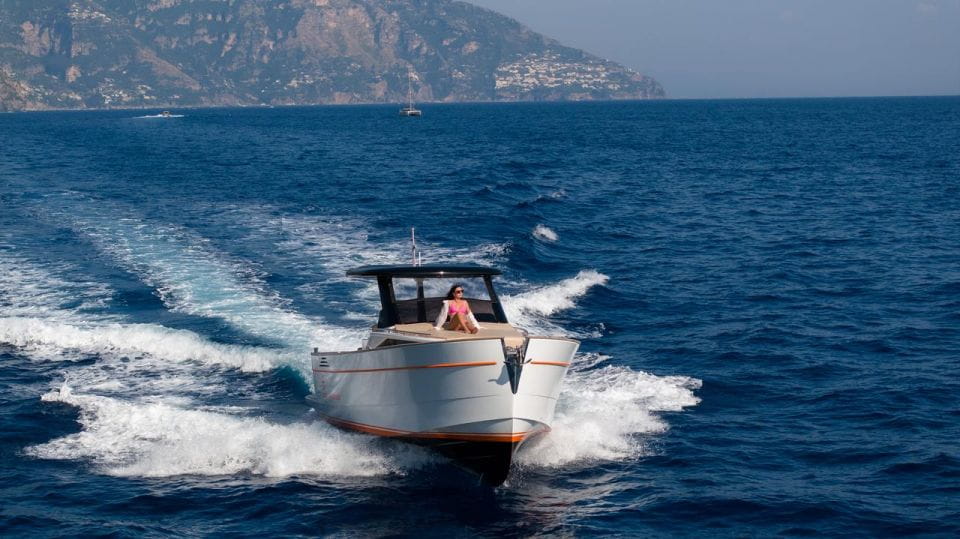 Sorrento: Private Tour to Capri on a Gozzo Boat - Key Points