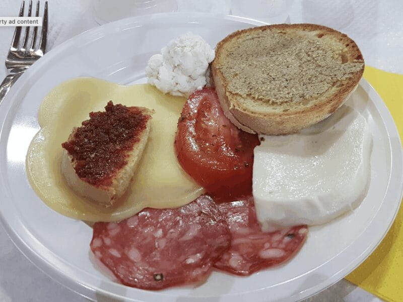 Sorrento: Walking Tour in Lemon Garden w/ Food Tasting - Tasting the Farm’s Specialties