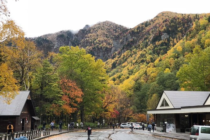 Sounkyo Gorge Autumn Leaves Ice Pavilion Day Tour by Private Car - Booking and Confirmation