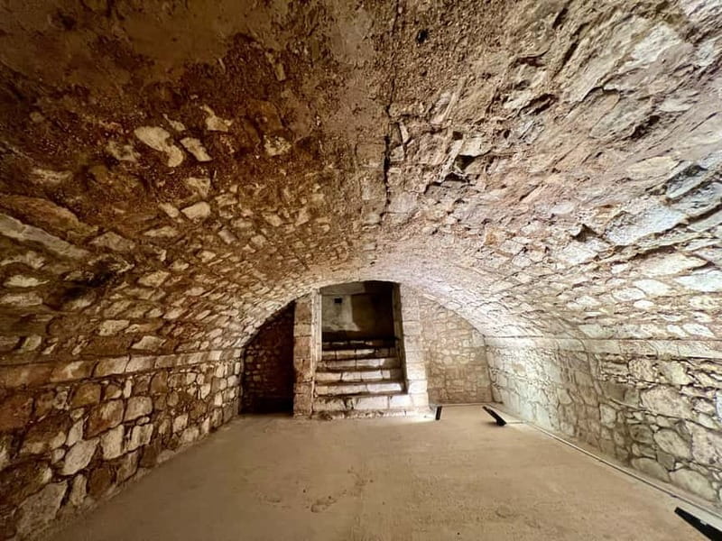 Southampton: 2 Hour Guided Walking Tour with Medieval Vaults - Exploring Southampton’s Medieval Roots