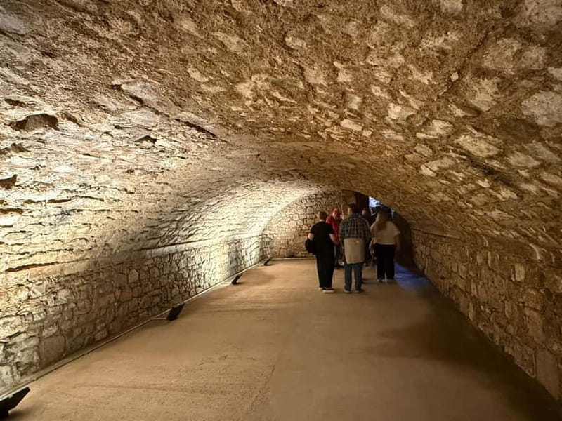 Southampton: 2 Hour Guided Walking Tour with Medieval Vaults - The Charm of a Guided Walk