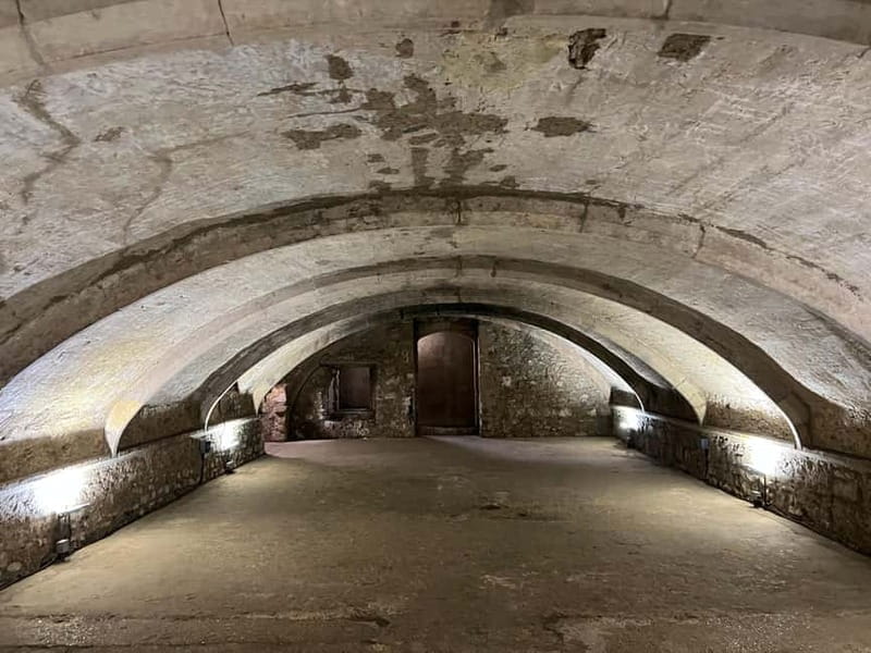 Southampton: 2 Hour Guided Walking Tour with Medieval Vaults - Price and Logistics
