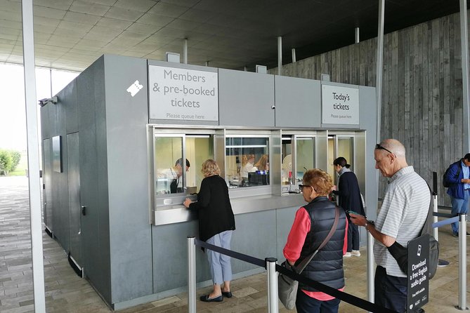 Southampton Cruise Term/ Hotel to London With Stopovers at Stonehenge & Windsor - Luggage and Child Seat Availability