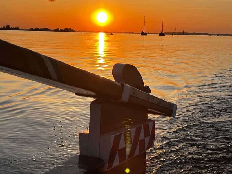 Spakenburg: Sunset boat trip on an authentic fishing boat - Sailing into the Heart of a Fishing Village