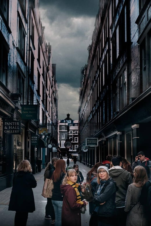 Spanish Language : Original Harry Potter Walking Tour - Focus on the Harry Potter Locations