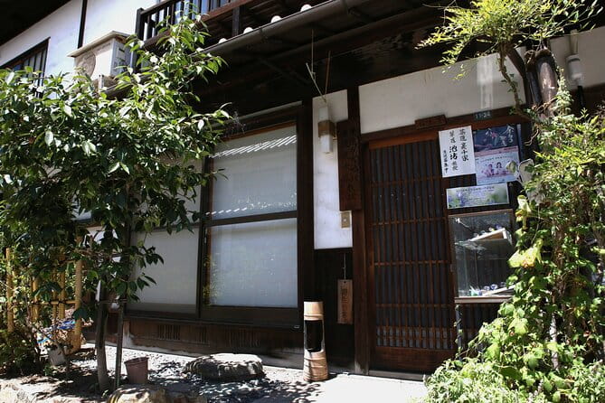 Special Ikebana Experience Guided by an Ikebana Master, Mrs. Inao - Accessible and Inclusive Experience