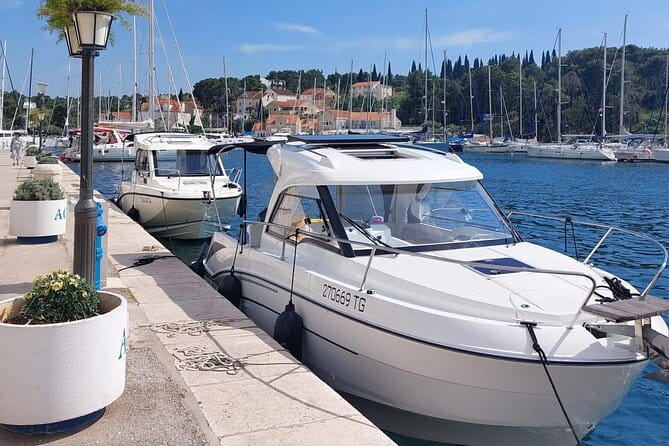 Speedboat transfer from Hvar town (Water taxi transfer) to Airport Split - Key points / Takeaways
