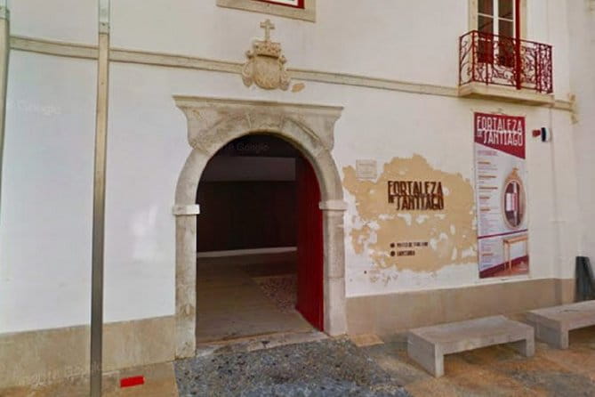 Spend the day at a lovely villa with cristal water and fresh seefood - A Day at the Villa: The Journey Begins