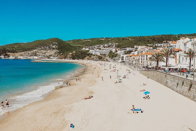 Spend the day at a lovely villa with cristal water and fresh seefood - Who Is This Tour Best Suited For?