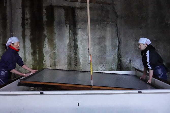 Spirit of Craftsmanship in Japanese Papermaking in Echizen - Discovering the Yanase Ryozo Paper Mill