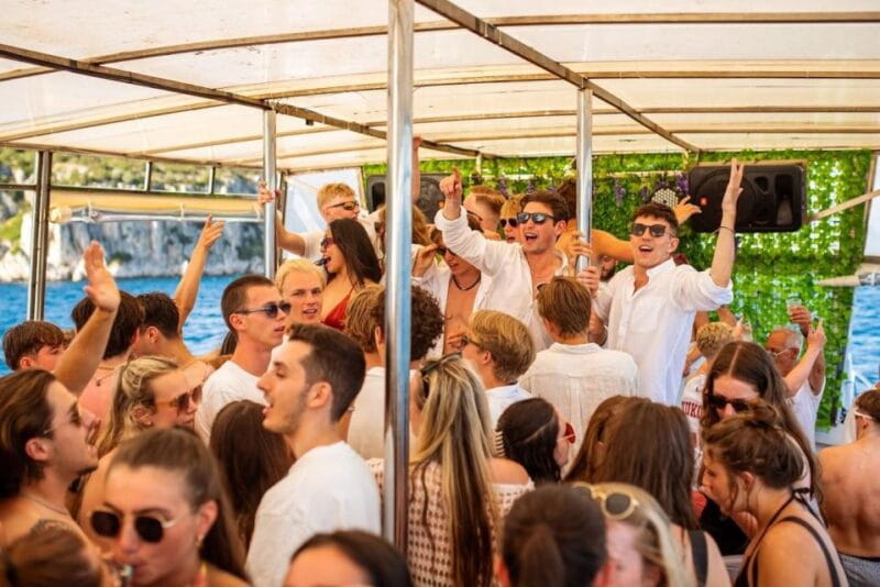 Split: Captains Boat Party  Blue Lagoon, DJ & Free Shots - Practical Tips for Your Party Cruise