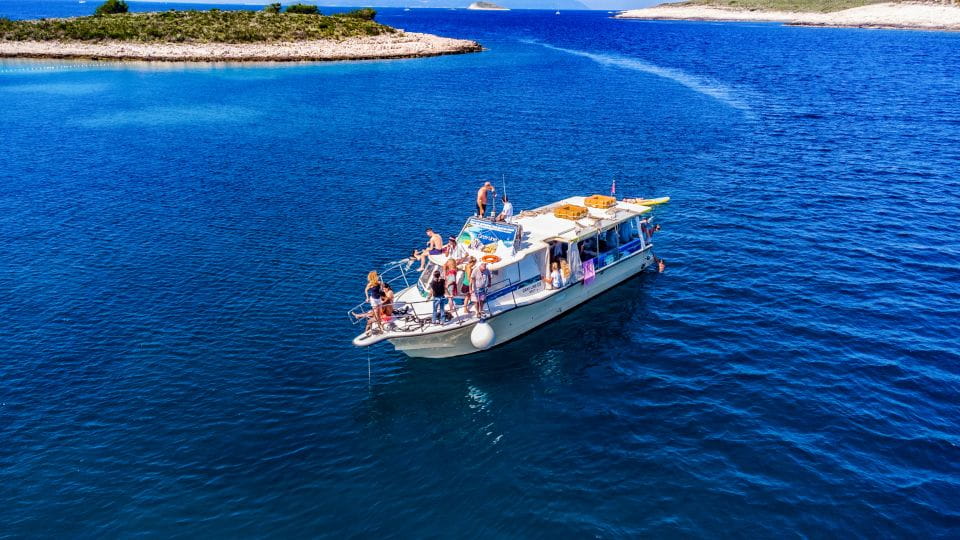 Split: Half-Day Blue Lagoon, Shipwreck, and Trogir Boat Tour - Tour Inclusions