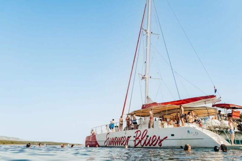 Split: Hvar, Pakleni, Bra & olta All-inclusive Tour - The Cruise Begins: Smooth Sailing and Scenic Views