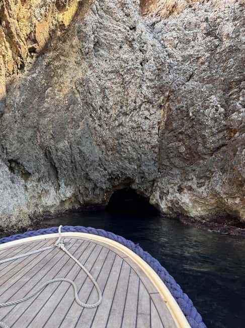 Split/Podstrana: Blue Cave, Hvar & 6 Islands Speedboat Trip - Stiniva Bay: A Hidden Gem for Swimming and Photos