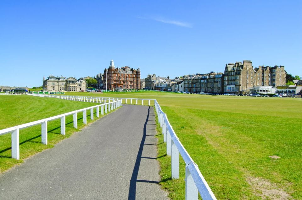 St. Andrews Festive Walk: A Christmas Tour - Exploring the Iconic St. Andrews Cathedral