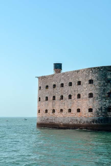 St-Denis-d'Oléron: guided tour of Fort Boyard - Who Should Consider This Tour?