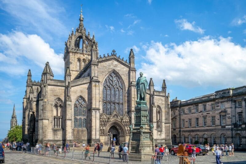 St Giles' Cathedral and Edinburgh Old Town Private Tour - Key points / Takeaways
