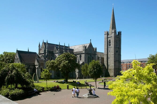 St Patrick's Cathedral, Book of Kells and Dublin Castle Tour - Exploring Dublin’s Top Sights with a Local Touch