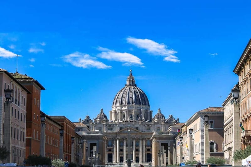St. Peter's Basilica: Hosted Entrance & Digital Audioguide - Key Points / Takeaways