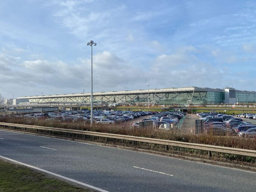 Stansted Airport to Gatwick Airport - Private Transfer - Pickup and Drop-off