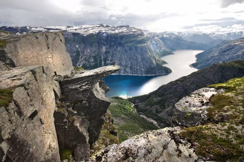 Stavanger: Guided Hike to Trolltunga - Descending and Returning to Stavanger