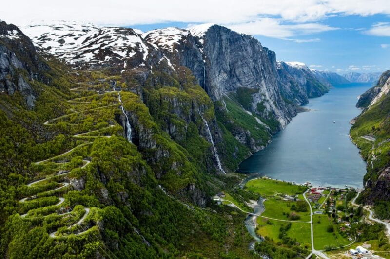 Stavanger: Kjerag and Lysebotn Guided Tour - Round-Trip Journey and Time Management