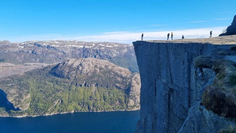 Stavanger: Preikestolen Tour with Guide and Pickup - Key points / Takeaways